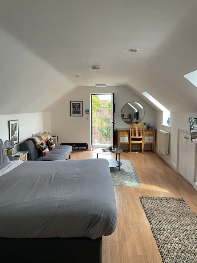 Double Room, Ensuite (The Broadside Room)