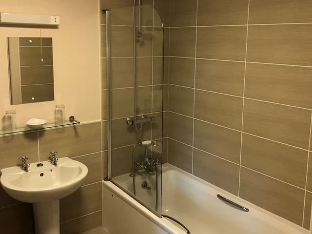 Double Room, Ensuite (The Explorer Room)