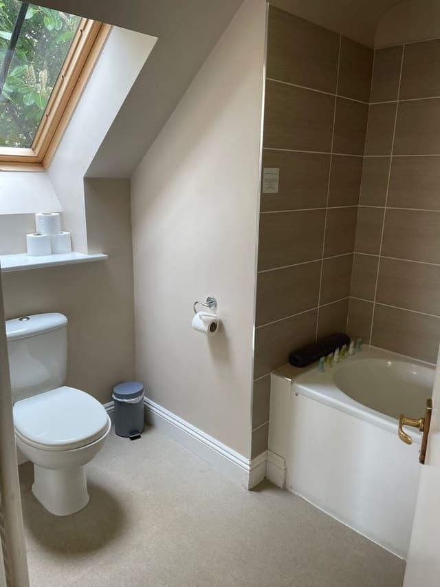 Double Room, Ensuite (The Broadside Room)