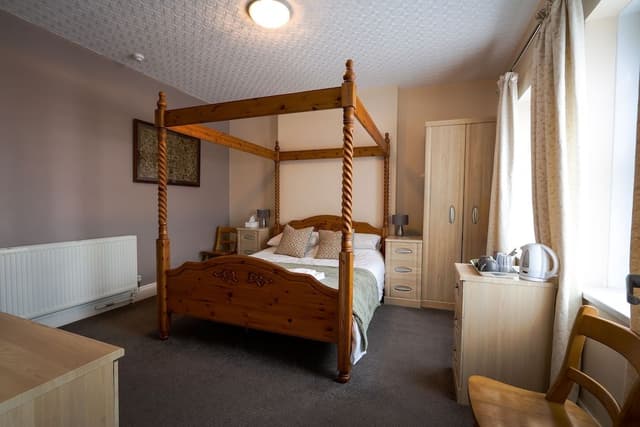 Double Room, Ensuite (King Four Poster)