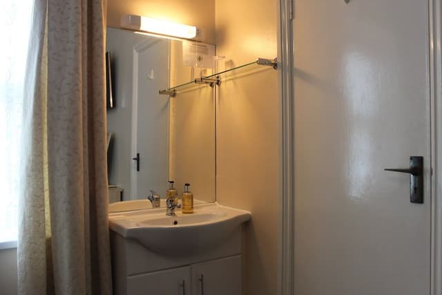 Double Room, Ensuite (King Four Poster)