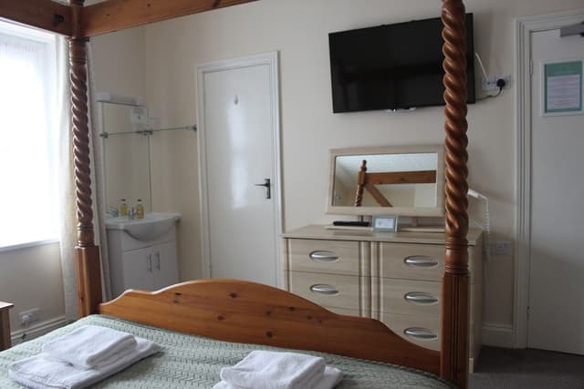 Double Room, Ensuite (King Four Poster)