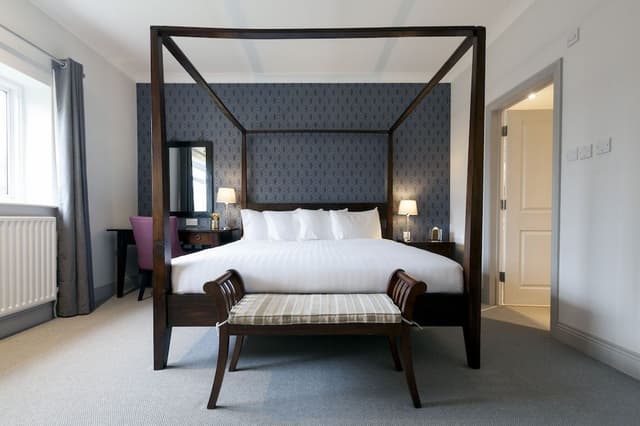 4 Poster Suite