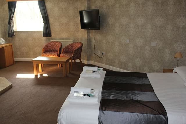 Room, 1 King Bed, Ensuite (Honeymoon Suite)