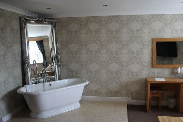 Room, 1 King Bed, Ensuite (Honeymoon Suite)