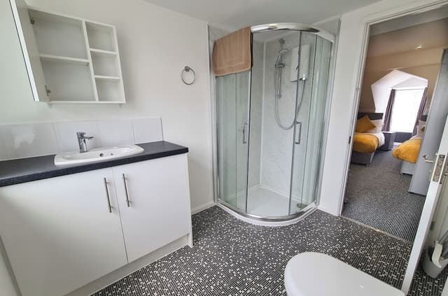 Triple Room (Room 9)