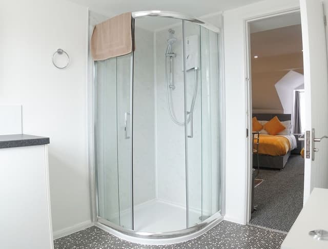 Triple Room (Room 9)