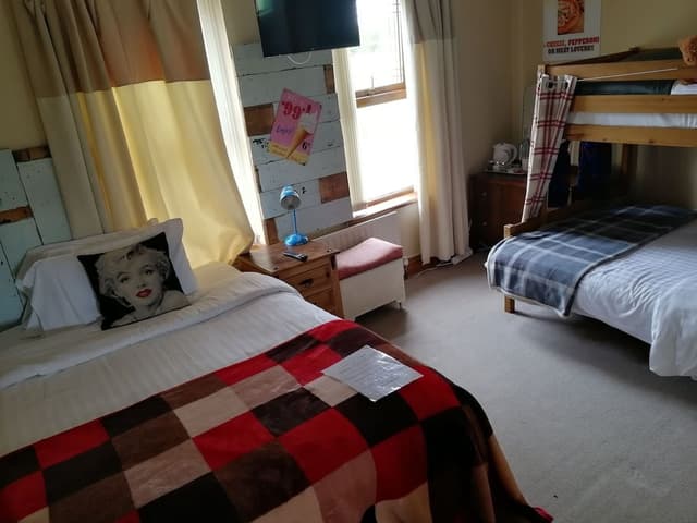 Family Room, Multiple Beds, Non Smoking, Courtyard Area