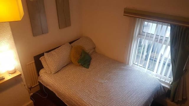 Standard Suite, Shared Bathroom (room 9)