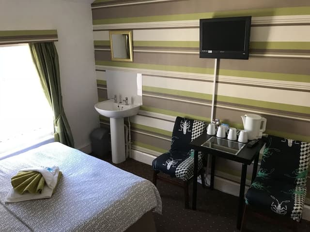 Standard Suite, Shared Bathroom (room 9)