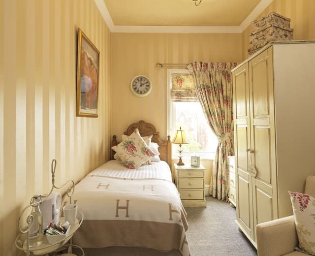 Luxury Single Room