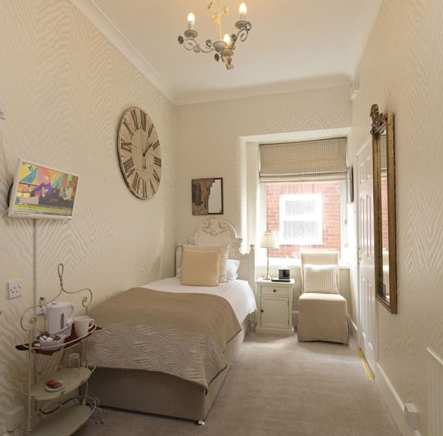 Luxury Single Room