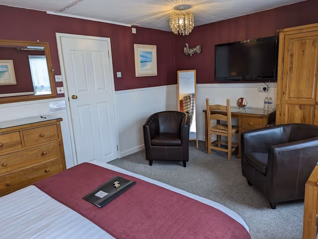 Superior Double Room, Ensuite (First Floor)