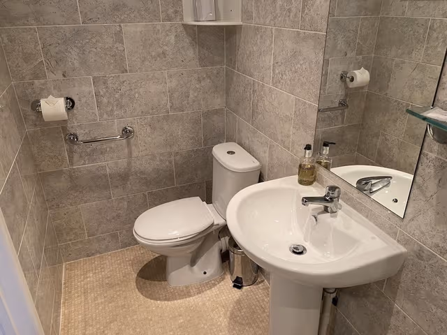 Standard Double Room, Ensuite (Ground Floor Rm1)