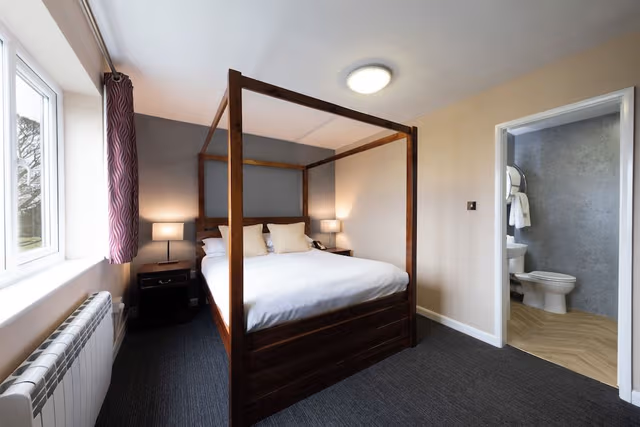 Executive Room (Four Poster)