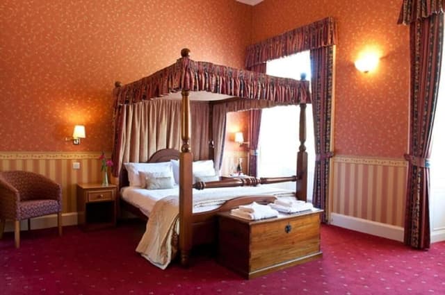 Double Room (Four Poster)