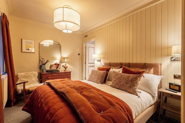 Pinewood Suite