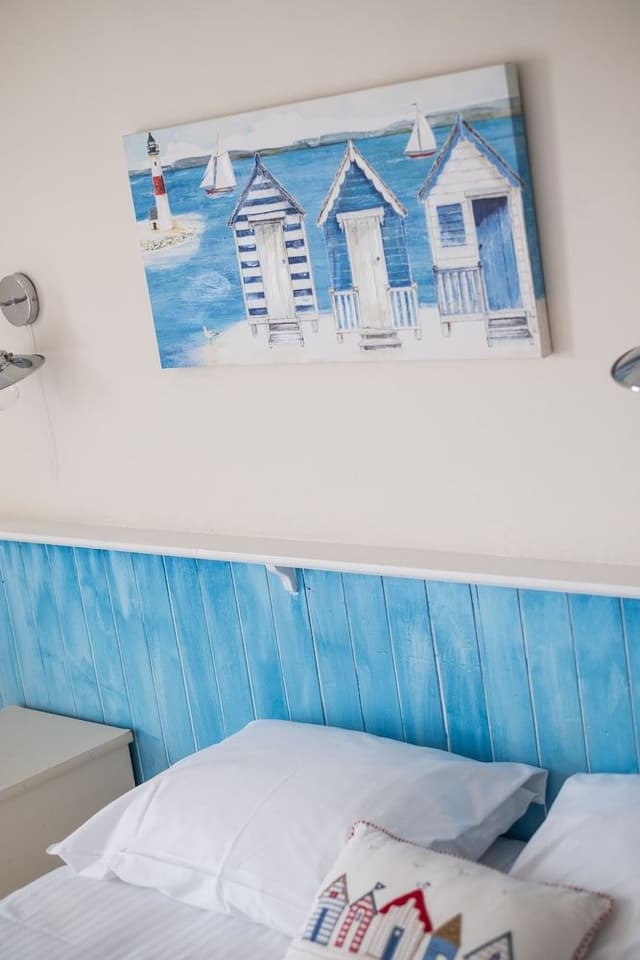 Family Room, Partial Sea View (Room 8)