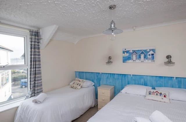 Family Room, Partial Sea View (Room 8)