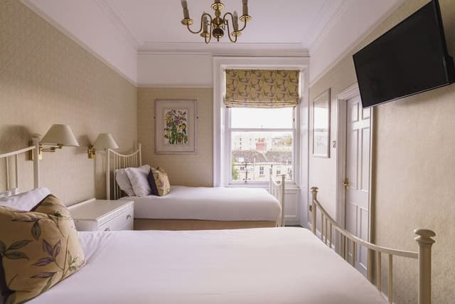 Standard Room, 2 Twin Beds, Ensuite