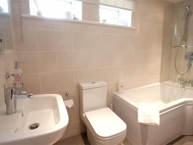 Comfort Double Room, Ensuite, Garden View (Cherry Blossom)
