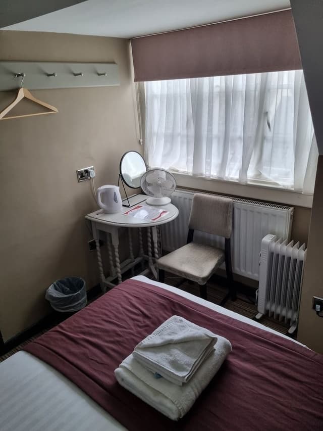 Standard Single Room, Ensuite