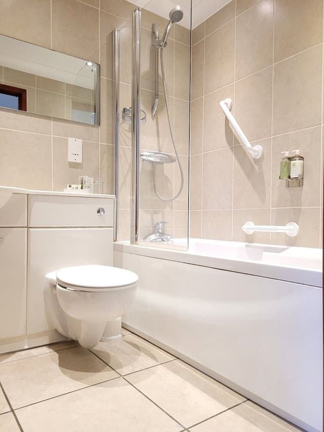 Double Room, Ensuite (King Size Bed)