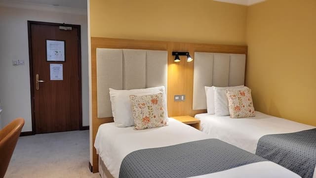 Twin Room, Ensuite
