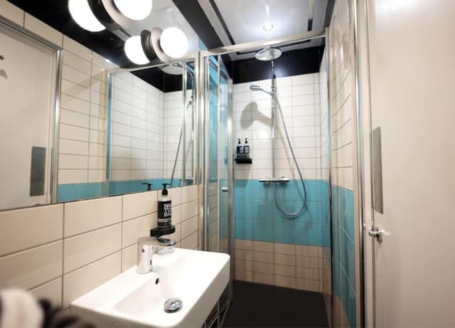 Double Japanese-style pod in 4-Bed dormitory