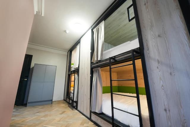 FULL DORM - private 4-Bed Japanese pod Dormitory Room