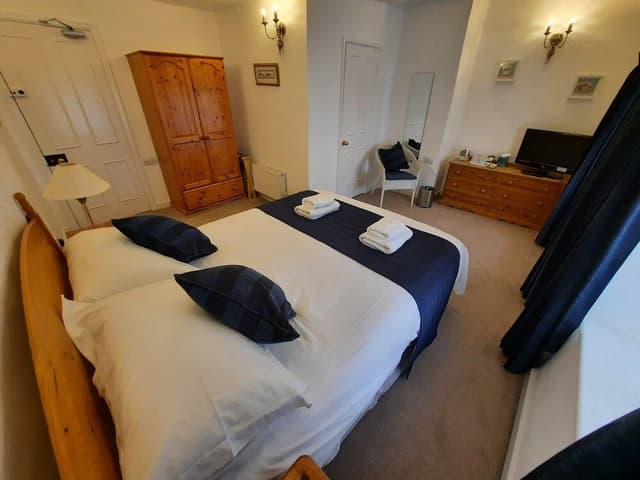 Double Room (Room 6)