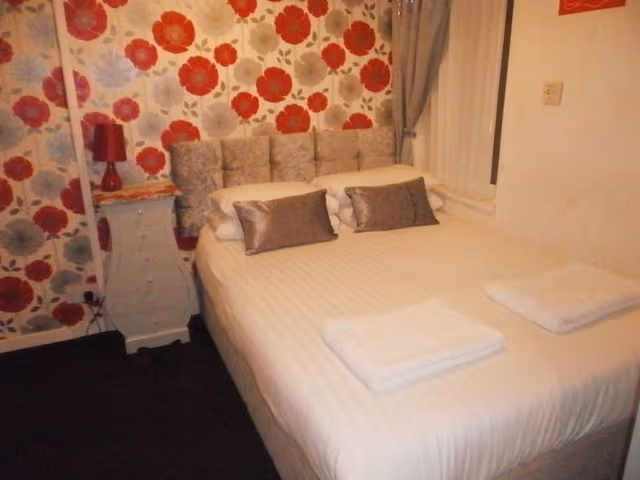 Double Room, Ensuite ( 7)