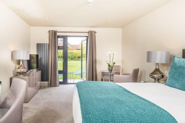 Deluxe Double Room, Accessible, Private Bathroom (2)