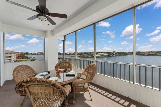 Bayside Deluxe Condo, 2 Bedroom 2 Bath