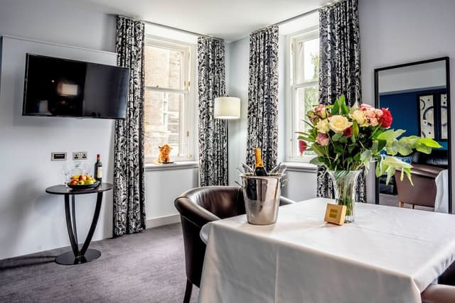 King Junior Suite