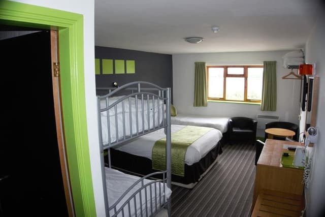 Family Room (2 Adults and 3 Children)