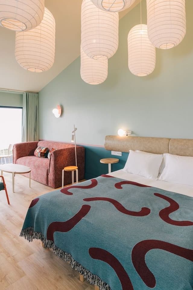 Large Studio, King bed, Bunkbed