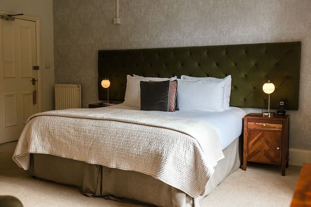 Superior Suite, Ensuite (Mulberry)
