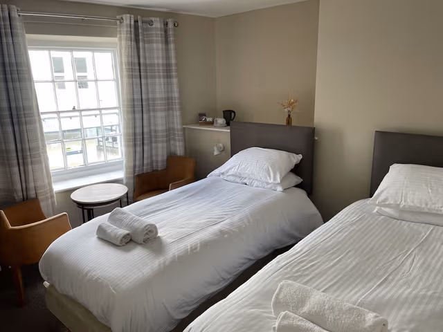 Twin Room, Private Bathroom