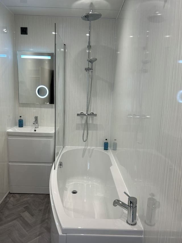 Luxury Superking/Twin En-suite Room