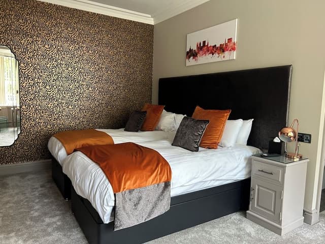 Luxury Superking/Twin En-suite Room