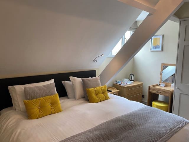 Standard Super King/Twin Room En-Suite
