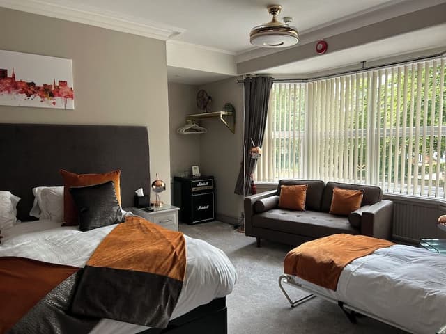 Luxury Superking/Twin En-suite Room