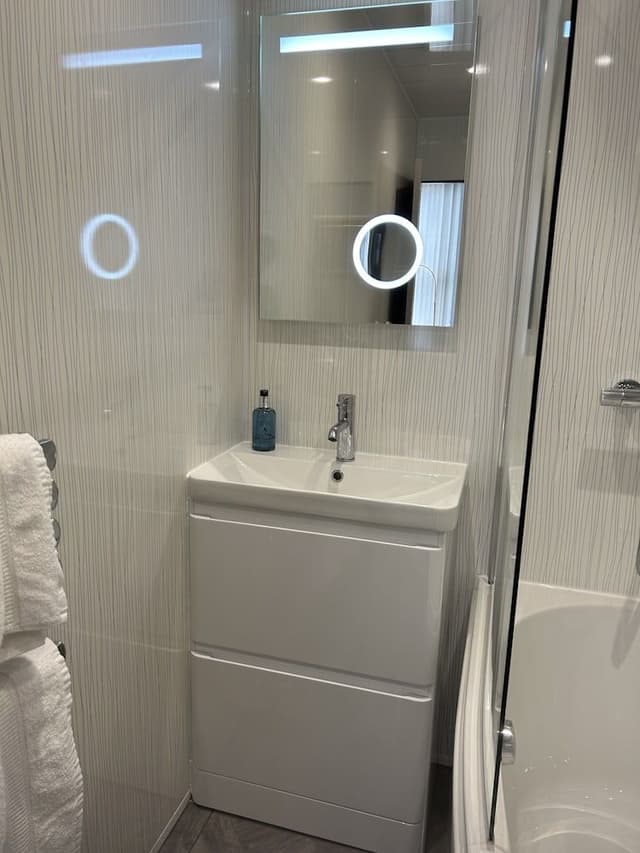 Luxury Superking/Twin En-suite Room