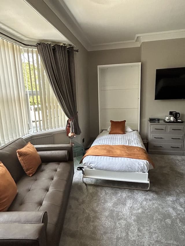 Luxury Superking/Twin En-suite Room