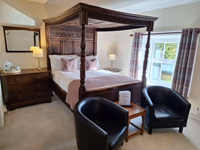 Double Room, Ensuite (Four Poster)