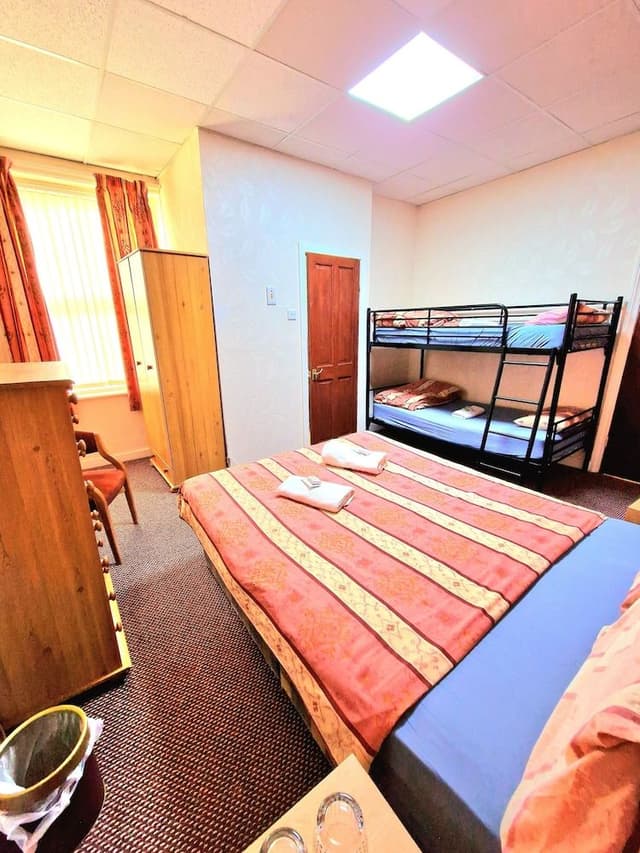 Standard Quadruple Room, Ensuite