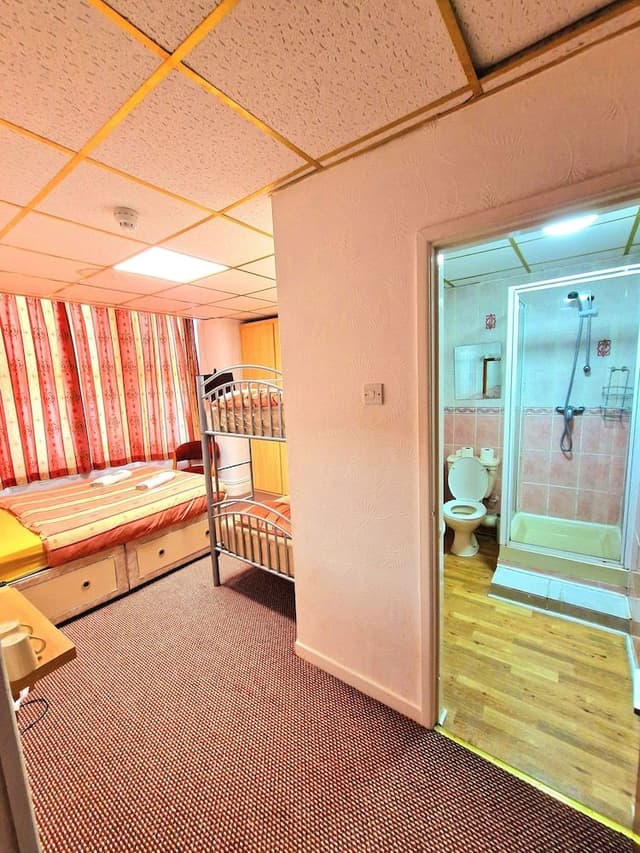 Standard Quadruple Room, Ensuite