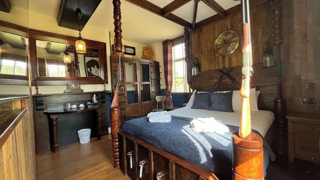 Deluxe Double Room with Bath