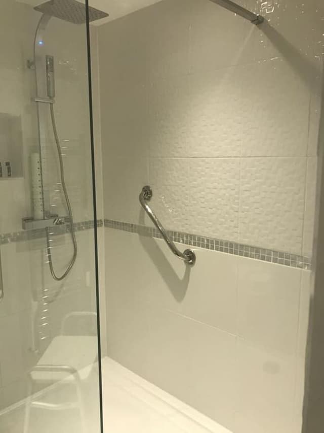 Premium Suite, Ensuite (An adjoning annex suite )